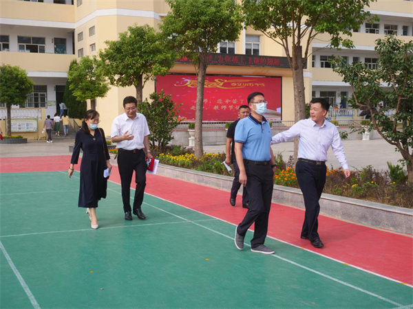 心系教育 情系教师