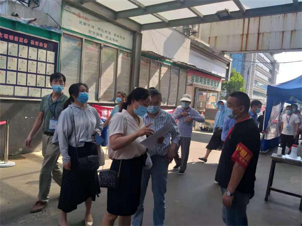 王家营街道卫生城复审、抗疫两不误