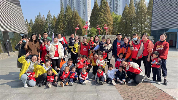 王家营街道组织托育班亲子秋游动物园