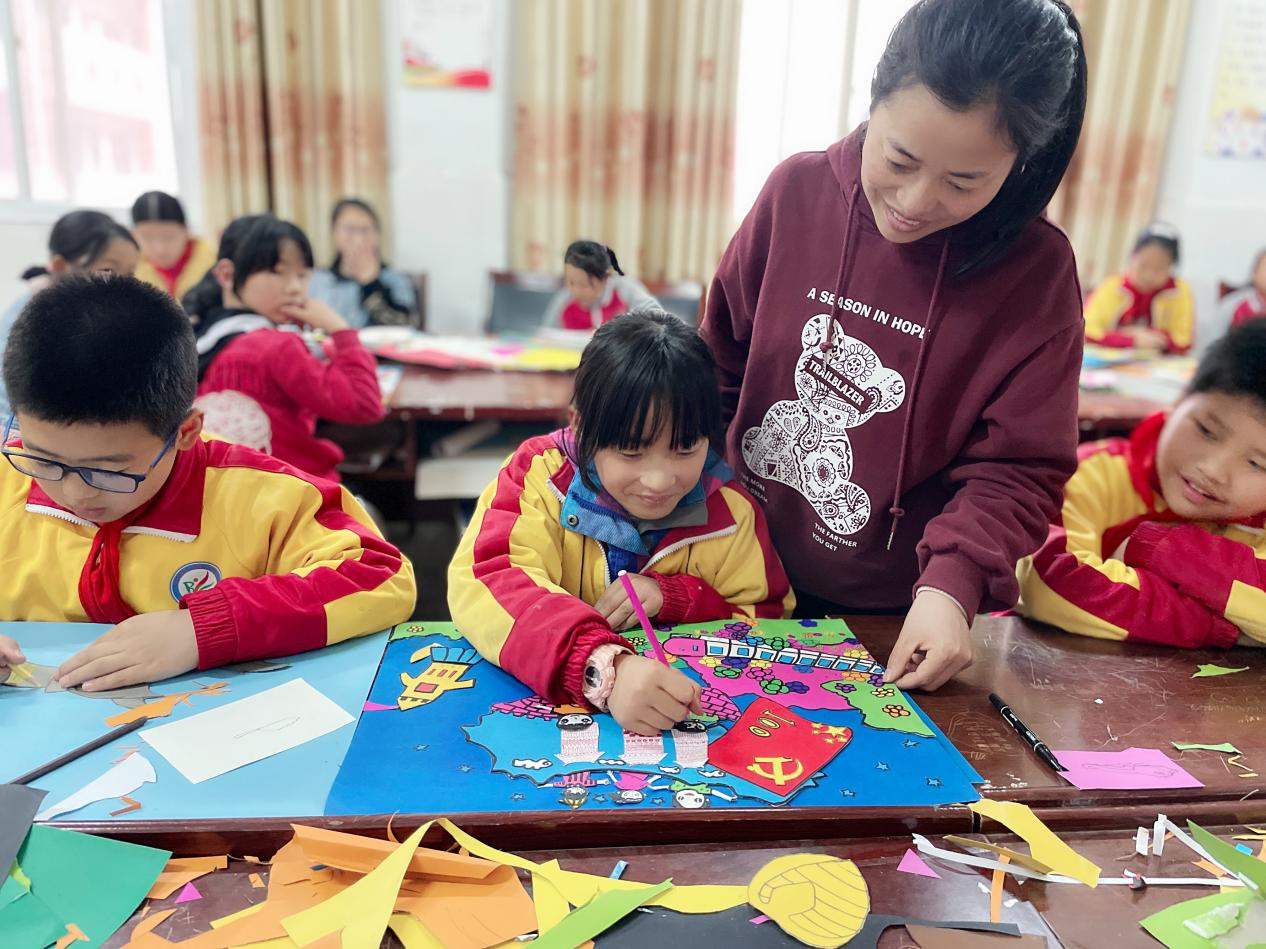 盱眙县鲍集中心小学“多彩延时”助力学生健康成长