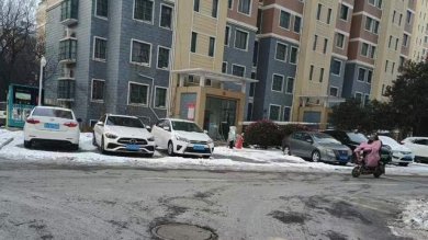 ������С����ҵðѩ���� ů�Ļ���ҵ������